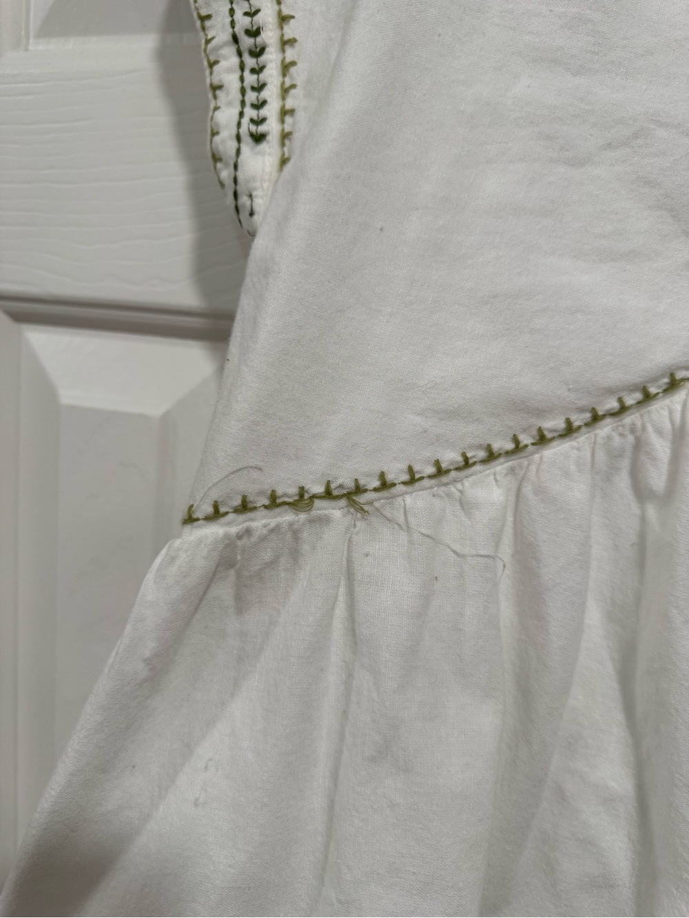 Zara White Babydoll Dress Green Embroidery V-Neck Large - Picture 2 of 3